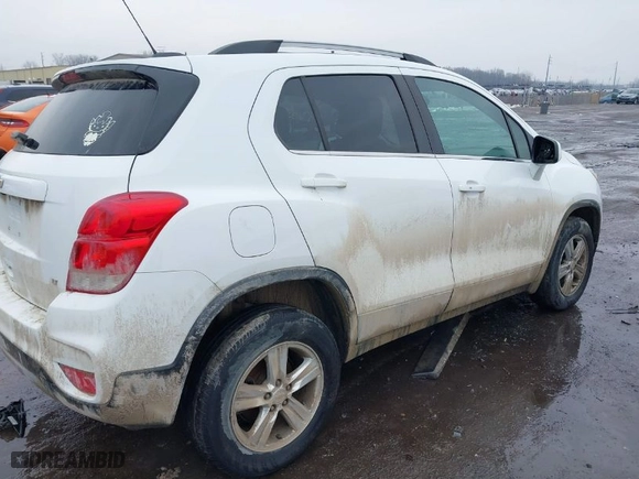 2020 Chevrolet Trax LT with VIN KL7CJPSB6LB313402, listed as a IAAI auction lot 41490132 with 59,459 mi miles. Bid and sale history available at carsss.com. Image 4.