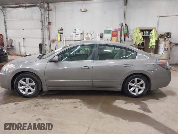 2007 Nissan Altima 2.5 with VIN 1N4AL21E17N496950, listed as a IAAI auction lot 42080037 with 0 mi miles. Bid and sale history available at carsss.com. Image 14.