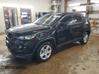 2024 Jeep Compass Latitude z VIN 3C4NJDBN6RT604624, wystawiony jako Copart lot #63016605 z przebiegiem 39 068 mil mil oraz Czysty tytuł • Clean title. Historia ofert i sprzedaży dostępna na DreamBid. Obrazek 1.