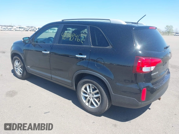 2015 Kia Sorento LX with VIN 5XYKTCA62FG562425, listed as a IAAI auction lot 42148462 with 158,170 mi miles. Bid and sale history available at carsss.com. Image 3.