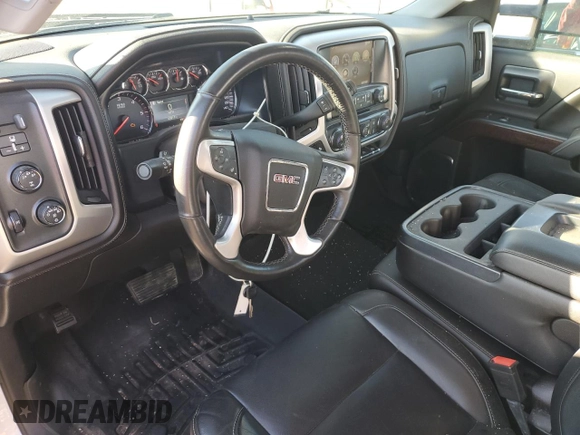 2015 GMC Sierra 2500HD SLT z VIN 1GT12ZEG3FF110359, wystawiony jako Copart lot #78835404 z przebiegiem 43 017 mil mil oraz Szkoda całkowita • Salvage title. Historia ofert i sprzedaży dostępna na DreamBid. Obrazek 8.