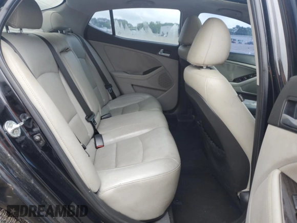 2015 Kia Optima EX z VIN 5XXGN4A70FG425339, wystawiony jako Copart lot #58744265 z przebiegiem 167 716 mil mil oraz Czysty tytuł • Clean title. Historia ofert i sprzedaży dostępna na DreamBid. Obrazek 10.
