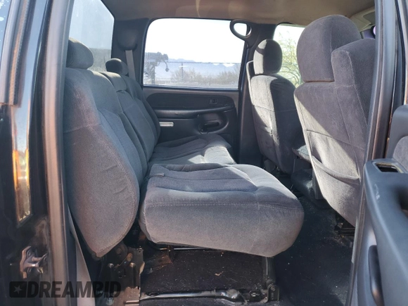 2001 Chevrolet Silverado 1500HD LS z VIN 1GCGC13U11F200328, wystawiony jako Copart lot #79548524 z przebiegiem 225 971 mil mil oraz Szkoda całkowita • Salvage title. Historia ofert i sprzedaży dostępna na DreamBid. Obrazek 10.