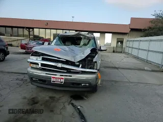 2005 Chevrolet Suburban LT z VIN 1GNFK16Z35J194533, wystawiony jako Copart lot #48653215 z przebiegiem Nie podano mil oraz Nie do naprawy • Non repairable. Historia ofert i sprzedaży dostępna na DreamBid. Obrazek 12.