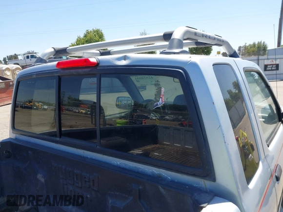 2001 Nissan Frontier SE Desert Runner z VIN 1N6ED26T51C362345, wystawiony jako IAAI lot #42324055 z przebiegiem 233 809 mil mil oraz . Historia ofert i sprzedaży dostępna na DreamBid. Obrazek 13.