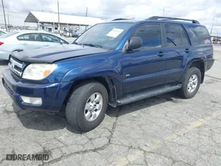 2005 Toyota 4Runner SR5 with VIN JTEZU14R658029145, listed as a IAAI auction lot 41899932 with 290,171 mi miles. Bid and sale history available at carsss.com. Image 2.