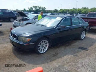 2004 BMW 7 Series 745Li z VIN WBAGN63464DS51067, wystawiony jako IAAI lot #42681232 z przebiegiem 125 088 mil mil oraz . Historia ofert i sprzedaży dostępna na DreamBid. Obrazek 2.