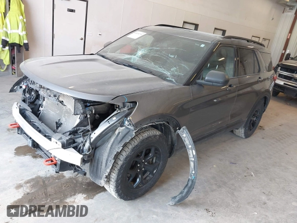 2022 Ford Explorer Timberline z VIN 1FMSK8JH1NGA67738, wystawiony jako IAAI lot #42074731 z przebiegiem 60 885 mil mil oraz . Historia ofert i sprzedaży dostępna na DreamBid. Obrazek 17.