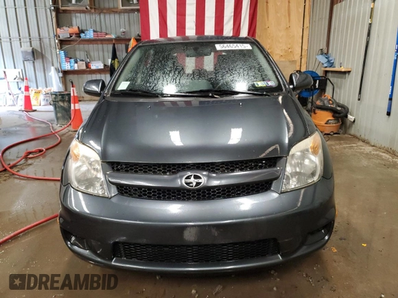 2006 Scion xA z VIN JTKKT604865005909, wystawiony jako Copart lot #56465415 z przebiegiem 137 601 mil mil oraz Czysty tytuł • Clean title. Historia ofert i sprzedaży dostępna na DreamBid. Obrazek 5.