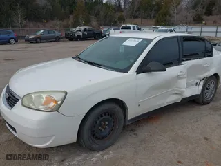 2007 Chevrolet Malibu LS w/2FL with VIN 1G1ZS58N77F185663, listed as a IAAI auction lot 41733120 with 193,487 mi miles. Bid and sale history available at carsss.com. Image 2.
