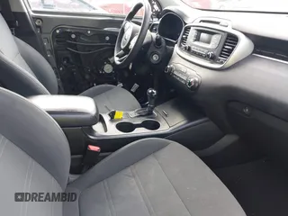 2017 Kia Sorento LX with VIN 5XYPG4A38HG287491, listed as a IAAI auction lot 41460593 with 90,416 mi miles. Bid and sale history available at carsss.com. Image 5.
