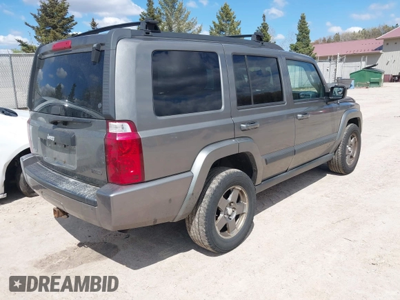 2007 Jeep Commander Sport z VIN 1J8HG48P87C647870, wystawiony jako IAAI lot #42185954 z przebiegiem 269 402 mil mil oraz . Historia ofert i sprzedaży dostępna na DreamBid. Obrazek 4.