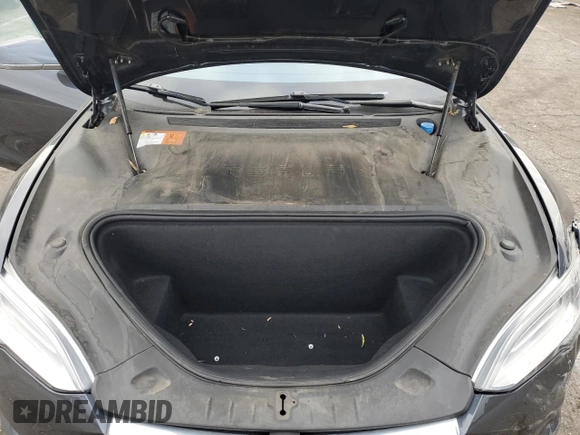 2018 Tesla Model S 75D z VIN 5YJSA1E26JF288227, wystawiony jako Copart lot #54075285 z przebiegiem 49 815 mil mil oraz Szkoda całkowita • Salvage title. Historia ofert i sprzedaży dostępna na DreamBid. Obrazek 11.