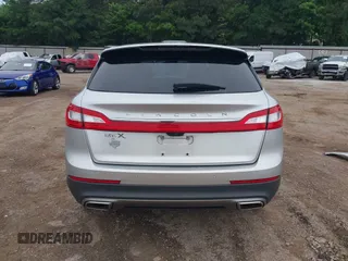 2018 Lincoln MKX Reserve z VIN 2LMPJ6LR1JBL30318, wystawiony jako IAAI lot #42204680 z przebiegiem 94 903 mil mil oraz . Historia ofert i sprzedaży dostępna na DreamBid. Obrazek 16.
