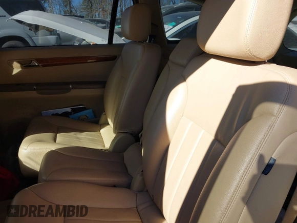 2008 Mercedes-Benz R-Class 3.5L with VIN 4JGCB56E48A064101, listed as a IAAI auction lot 41326581 with 302,626 mi miles. Bid and sale history available at carsss.com. Image 8.