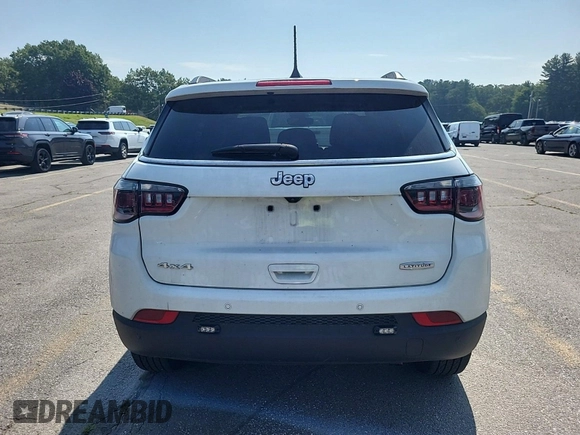 2022 Jeep Compass Latitude with VIN 3C4NJDBB3NT205928, listed as a IAAI auction lot 42832409 with 22,634 mi miles and . Bid and sale history available at DreamBid. Image 13.