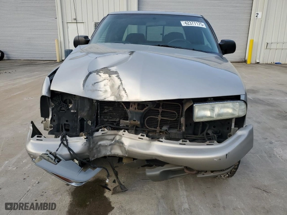 2004 Chevrolet S-10 LS with VIN 1GCDT13X74K113249, listed as a Copart auction lot 42377175 with NaN miles and Salvage Title. Bid and sale history available at carsss.com. Image 5.