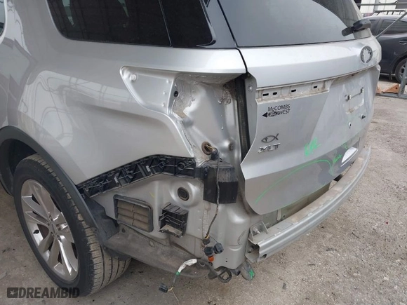 2019 Ford Explorer XLT with VIN 1FM5K7D86KGB38219, listed as a IAAI auction lot 41649954 with 65,997 mi miles. Bid and sale history available at carsss.com. Image 6.