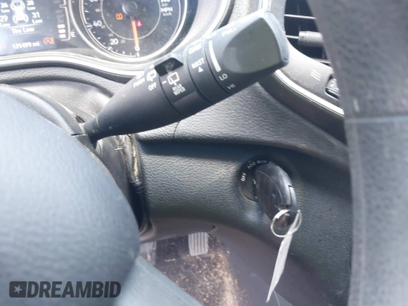 2020 Jeep Cherokee Latitude z VIN 1C4PJLCB6LD582449, wystawiony jako IAAI lot #42149389 z przebiegiem 121 499 mil mil oraz . Historia ofert i sprzedaży dostępna na DreamBid. Obrazek 11.