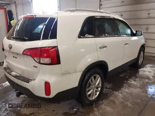 2015 Kia Sorento LX with VIN 5XYKT4A79FG585120, listed as a IAAI auction lot 41533779 with 127,337 mi miles. Bid and sale history available at carsss.com. Image 4.