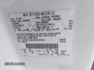 2005 Ford F-150 STX z VIN 1FTRX12W55KD20940, wystawiony jako IAAI lot #41552218 z przebiegiem 281 163 mil mil oraz . Historia ofert i sprzedaży dostępna na DreamBid. Obrazek 9.