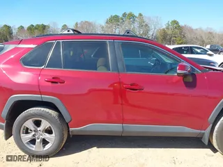 2022 Toyota RAV4 XLE with VIN 2T3W1RFV9NW186218, listed as a IAAI auction lot 41656275 with 27,400 mi miles. Bid and sale history available at carsss.com. Image 13.
