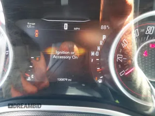 2015 Dodge Challenger SXT Plus z VIN 2C3CDZBG0FH715823, wystawiony jako IAAI lot #42354845 z przebiegiem 130 879 mil mil oraz . Historia ofert i sprzedaży dostępna na DreamBid. Obrazek 16.