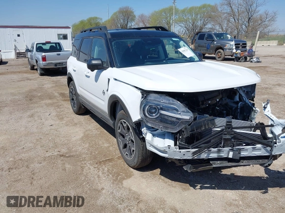 2025 Ford Bronco Sport Outer Banks with VIN 3FMCR9CN3SRE34345, listed as a IAAI auction lot 42081216 with 1,420 mi miles and . Bid and sale history available at DreamBid. Image 1.