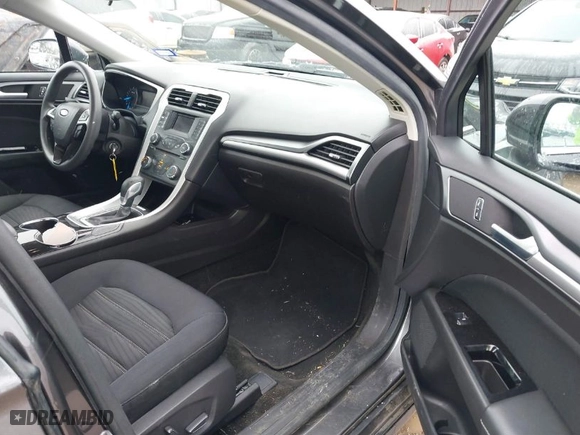 2016 Ford Fusion SE with VIN 3FA6P0H7XGR331935, listed as a IAAI auction lot 41548288 with 122,107 mi miles. Bid and sale history available at carsss.com. Image 5.