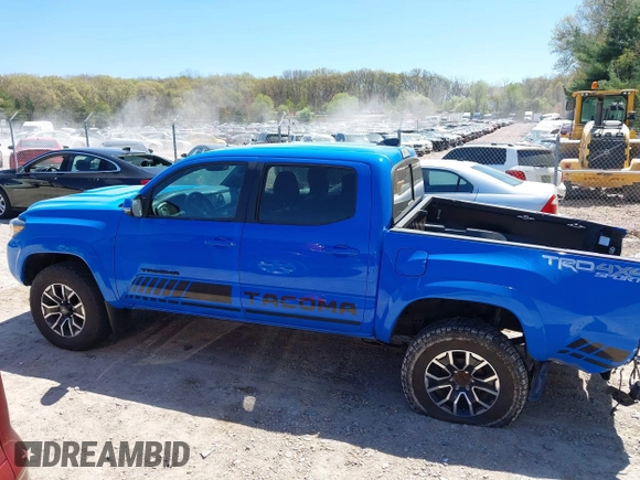 2020 Toyota Tacoma SR5 z VIN 3TMCZ5AN5LM337632, wystawiony jako IAAI lot #42203628 z przebiegiem 39 831 mil mil oraz . Historia ofert i sprzedaży dostępna na DreamBid. Obrazek 14.