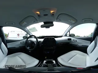 2019 Toyota Prius L Eco z VIN JTDKARFU8K3095669, wystawiony jako IAAI lot #42334160 z przebiegiem 59 882 mil mil oraz . Historia ofert i sprzedaży dostępna na DreamBid. Obrazek 18.
