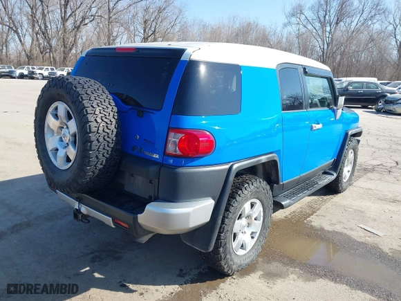 2007 Toyota FJ Cruiser with VIN JTEBU11F670092954, listed as a IAAI auction lot 41771022 with 200,569 mi miles. Bid and sale history available at carsss.com. Image 4.