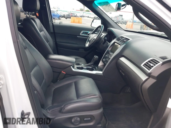 2015 Ford Explorer XLT with VIN 1FM5K7D80FGB50324, listed as a IAAI auction lot 42067992 with 106,207 mi miles and . Bid and sale history available at carsss.com. Image 5.