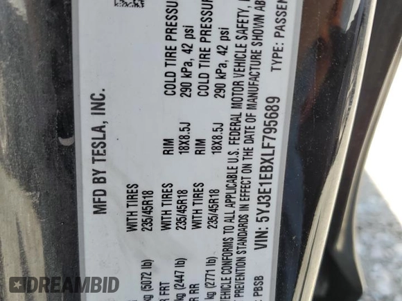 2020 Tesla Model 3 Long Range z VIN 5YJ3E1EBXLF795689, wystawiony jako Copart lot #56703555 z przebiegiem 62 556 mil mil oraz Szkoda całkowita • Salvage title. Historia ofert i sprzedaży dostępna na DreamBid. Obrazek 13.