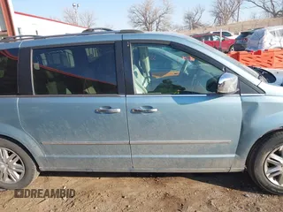 2010 Chrysler Town & Country Limited with VIN 2A4RR6DX9AR153422, listed as a IAAI auction lot 41686509 with 237,868 mi miles. Bid and sale history available at carsss.com. Image 13.