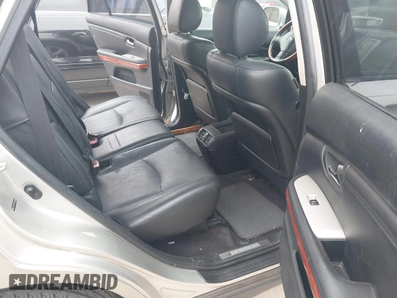 2007 Lexus RX 350 with VIN JTJGK31U270006689, listed as a IAAI auction lot 41638323 with 210,381 mi miles. Bid and sale history available at carsss.com. Image 8.