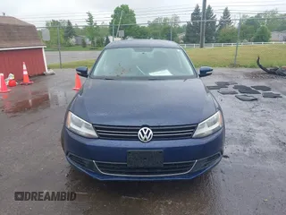2013 Volkswagen Jetta SE with VIN 3VWDX7AJ0DM427871, listed as a IAAI auction lot 42264288 with 178,983 mi miles and . Bid and sale history available at DreamBid. Image 12.