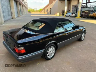 1995 Mercedes-Benz E 320 with VIN WDBEA66E8SC239370, listed as a Copart auction lot 55871605 with 119,102 mi miles and Salvage Title. Bid and sale history available at DreamBid. Image 13.