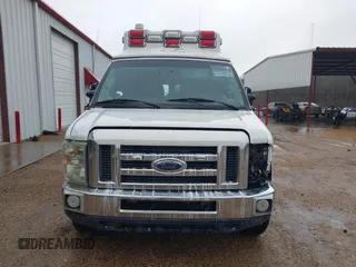 2013 Ford E-Series Commercial z VIN 1FDSS3ES9DDA09286, wystawiony jako IAAI lot #41563966 z przebiegiem 336 040 mil mil oraz . Historia ofert i sprzedaży dostępna na DreamBid. Obrazek 11.
