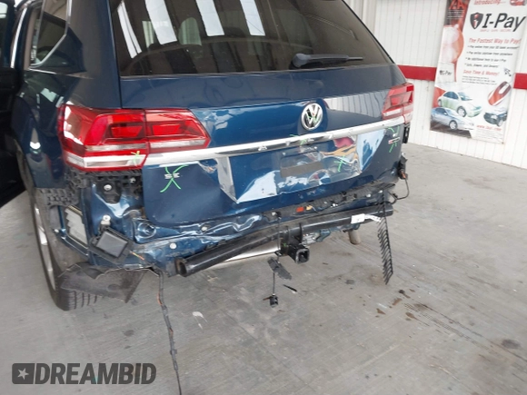 2019 Volkswagen Atlas SE with VIN 1V2LR2CAXKC605369, listed as a IAAI auction lot 39617117 with 74,432 mi miles and . Bid and sale history available at DreamBid. Image 6.