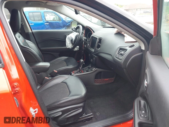 2019 Jeep Compass Trailhawk with VIN 3C4NJDDB5KT754054, listed as a IAAI auction lot 42184031 with 42,214 mi miles and . Bid and sale history available at DreamBid. Image 5.