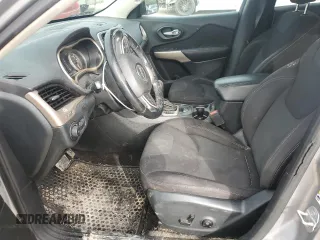 2017 Jeep Cherokee Latitude with VIN 1C4PJMCS1HW617979, listed as a Copart auction lot 84250714 with 105,987 mi miles and Salvage Title. Bid and sale history available at DreamBid. Image 7.