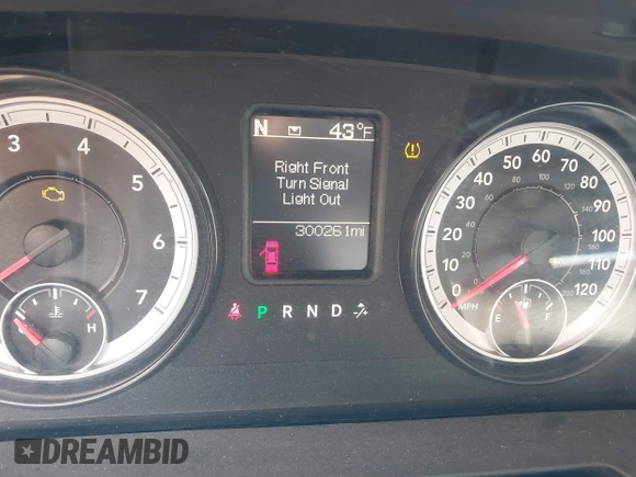 2015 Ram 1500 Express z VIN 1C6RR7KT5FS588494, wystawiony jako IAAI lot #41321894 z przebiegiem 300 261 mil mil oraz . Historia ofert i sprzedaży dostępna na DreamBid. Obrazek 7.