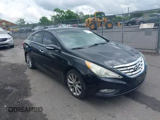 2012 Hyundai Sonata SE with VIN 5NPEC4AB7CH408636, listed as a IAAI auction lot 42188211 with 197,665 mi miles and . Bid and sale history available at carsss.com. Image 1.