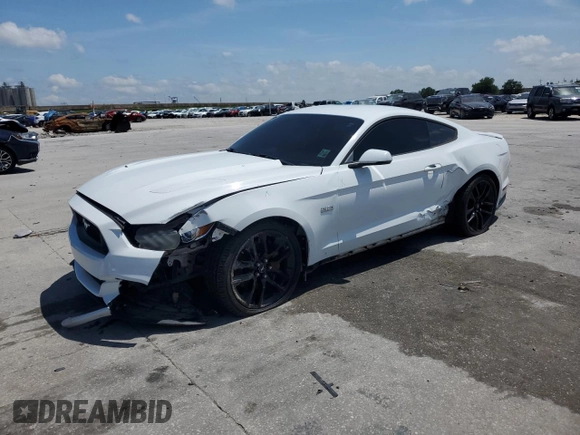 2015 Ford Mustang GT z VIN 1FA6P8CF2F5380061, wystawiony jako Copart lot #55705915 z przebiegiem 124 230 mil mil oraz Szkody całkowita. Historia ofert i sprzedaży dostępna na DreamBid. Obrazek 1.