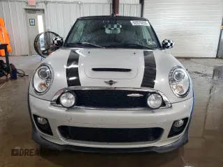 2013 MINI Convertible S z VIN WMWZP3C50DT550943, wystawiony jako Copart lot #62070255 z przebiegiem 63 122 mil mil oraz Szkoda całkowita • Salvage title. Historia ofert i sprzedaży dostępna na DreamBid. Obrazek 5.