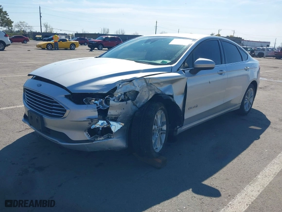 2019 Ford Fusion Hybrid SE with VIN 3FA6P0LU2KR188503, listed as a IAAI auction lot 41846755 with 67,906 mi miles. Bid and sale history available at carsss.com. Image 17.