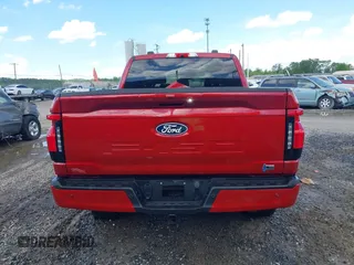 2024 Ford F-150 Lightning Flash z VIN 1FT6W3L7XRWG02773, wystawiony jako IAAI lot #42266067 z przebiegiem 7 256 mil mil oraz . Historia ofert i sprzedaży dostępna na DreamBid. Obrazek 17.
