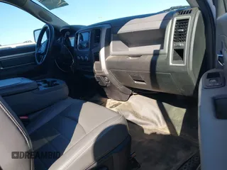 2015 Ram 2500 Tradesman z VIN 3C7WR4AT8FG573414, wystawiony jako IAAI lot #40588450 z przebiegiem 143 273 mil mil oraz . Historia ofert i sprzedaży dostępna na DreamBid. Obrazek 5.