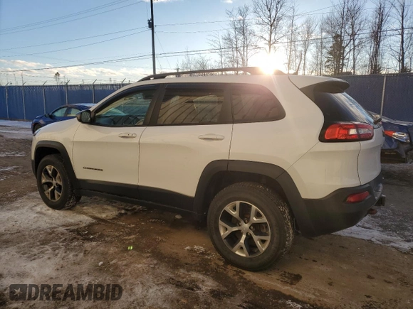 2018 Jeep Cherokee с VIN 102547, выставлен на аукционе Copart как лот 89296925 с пробегом 151 428 миль миль и Чистый • Clean title. История ставок и продаж доступна на DreamBid. Изображение 2.